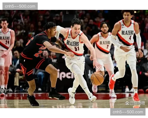 开拓者主场大胜雄鹿31分，亨德森23分克林根14+15两双
